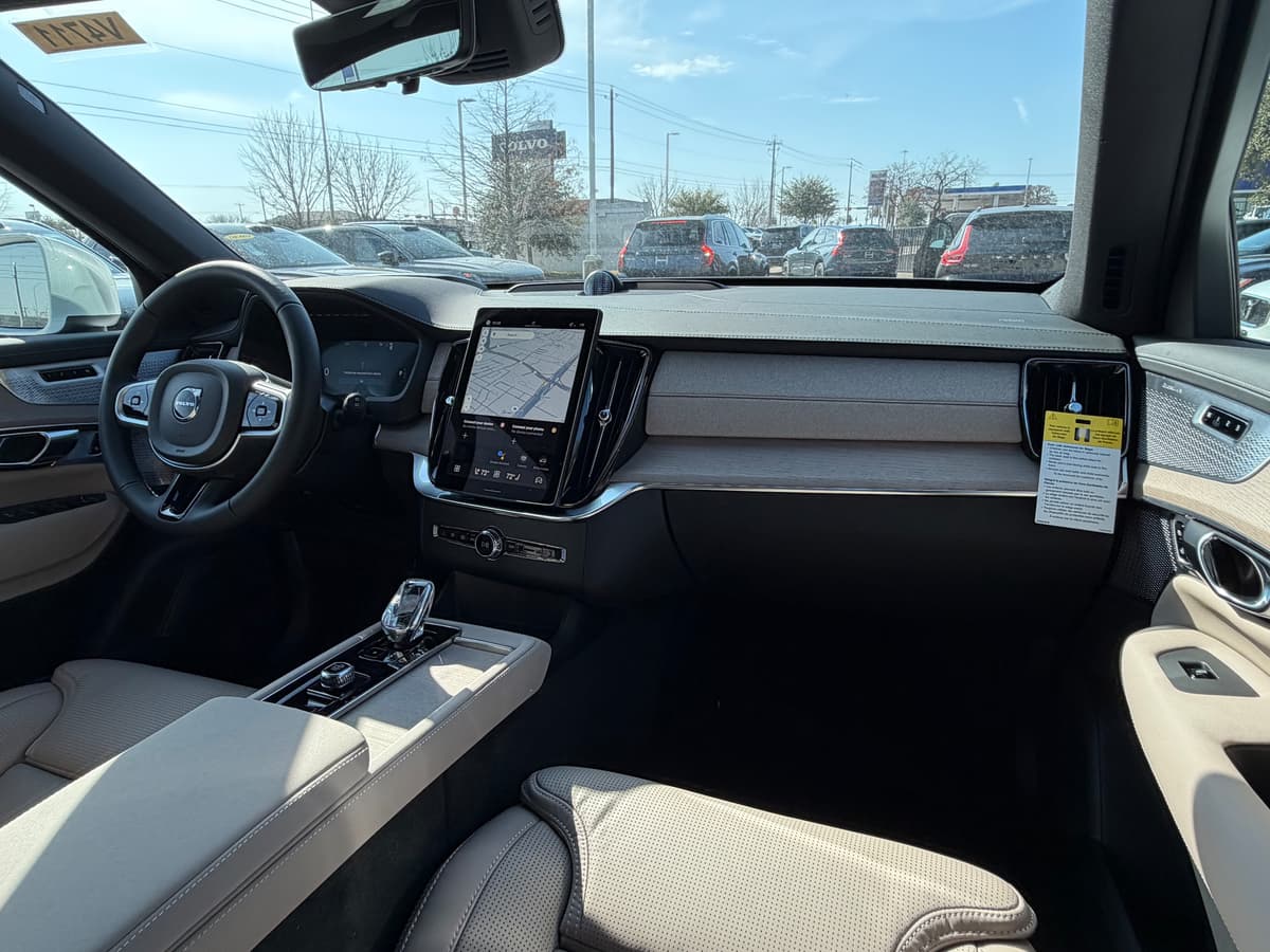 2026 Volvo XC90 - Image 11