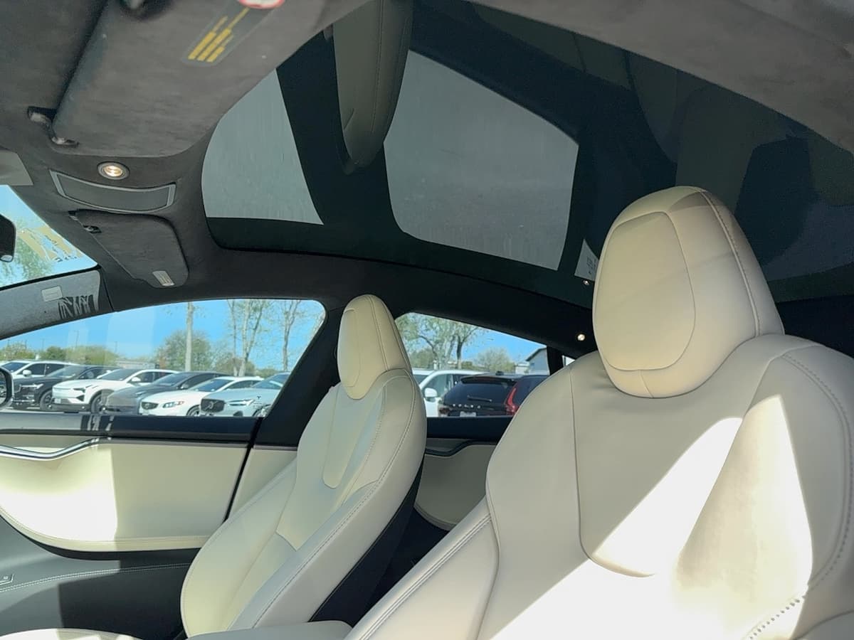 2020 Tesla Model S - Image 13