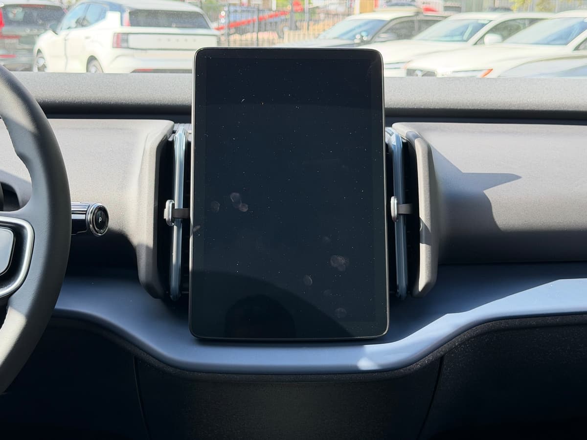 2026 Volvo EX30 - Image 12