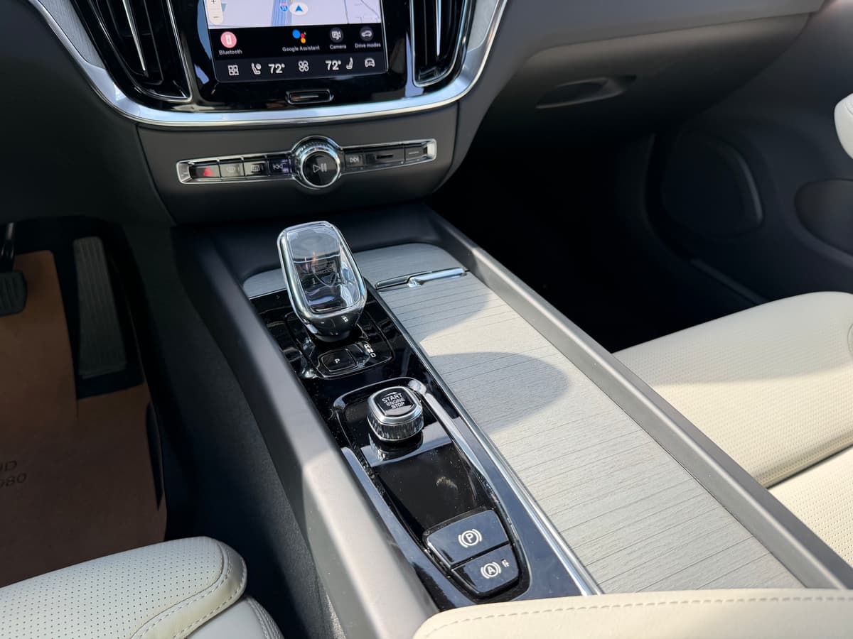 2026 Volvo V60 Cross Country - Image 13