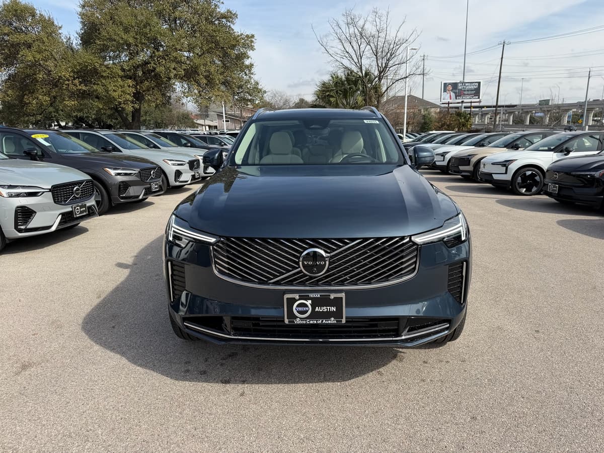 2026 Volvo XC90 plug-in hybrid - Image 6