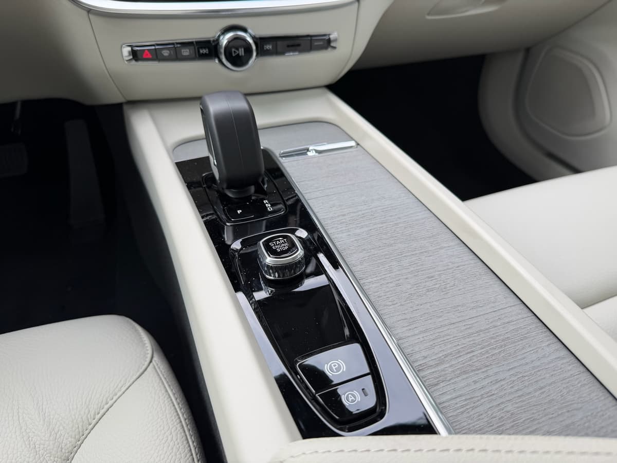 2026 Volvo V60 Cross Country - Image 13