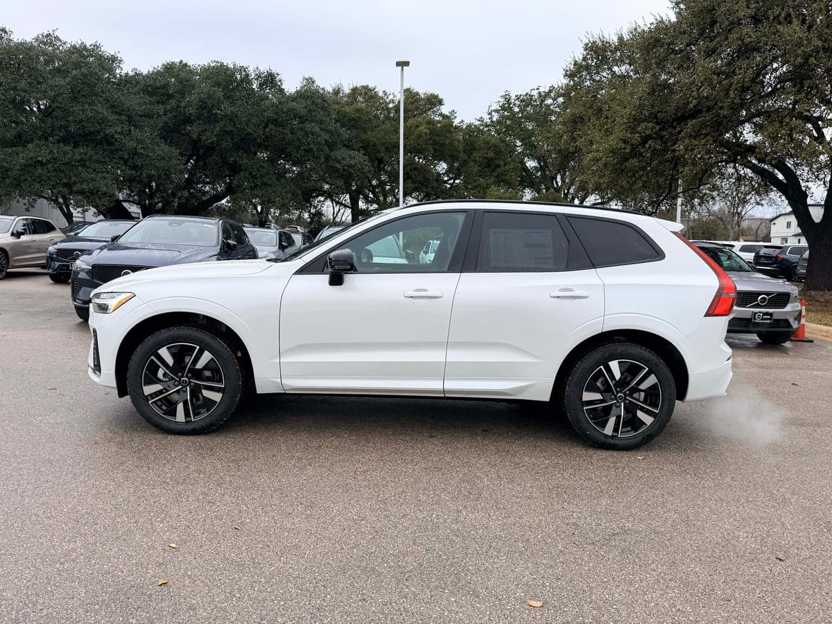 2026 Volvo XC60 - Image 3