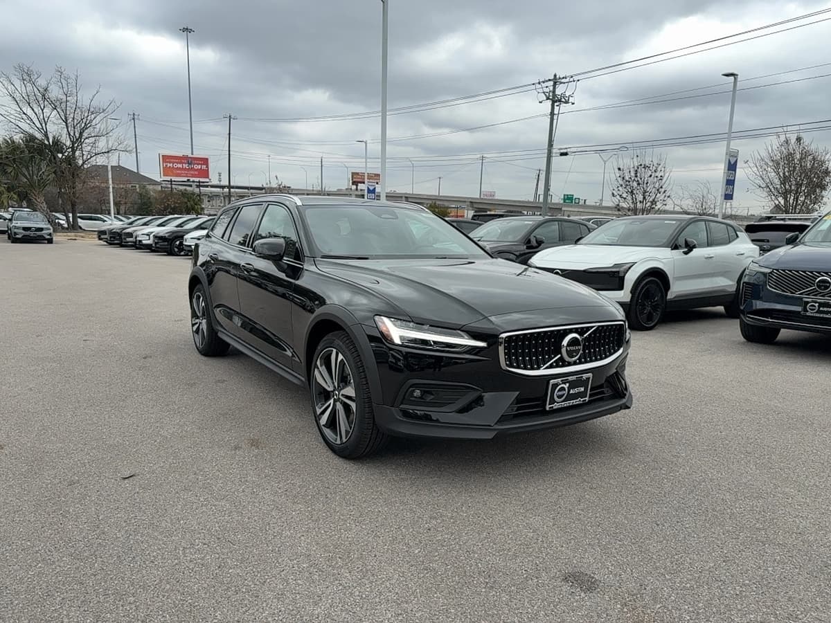 2026 Volvo V60 Cross Country - Image 7