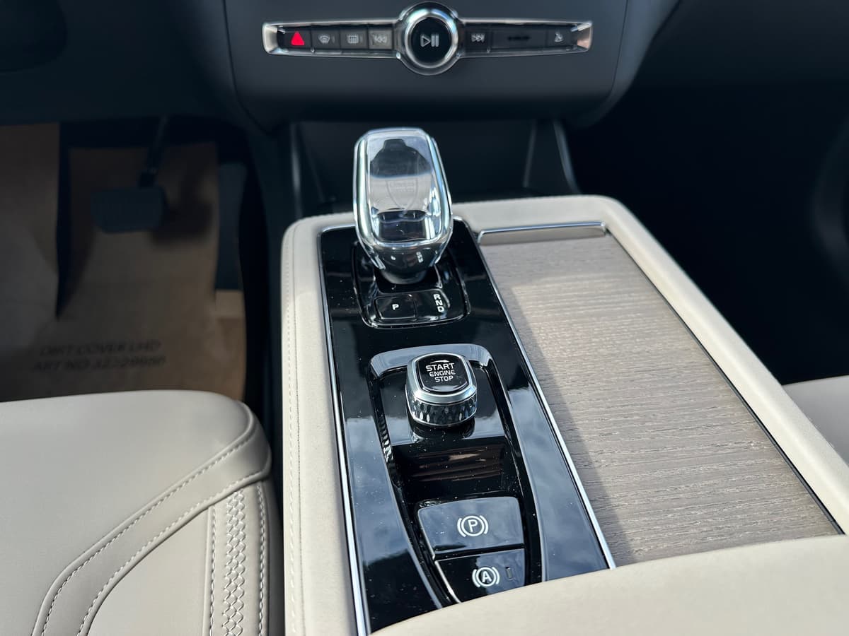 2026 Volvo XC90 - Image 14