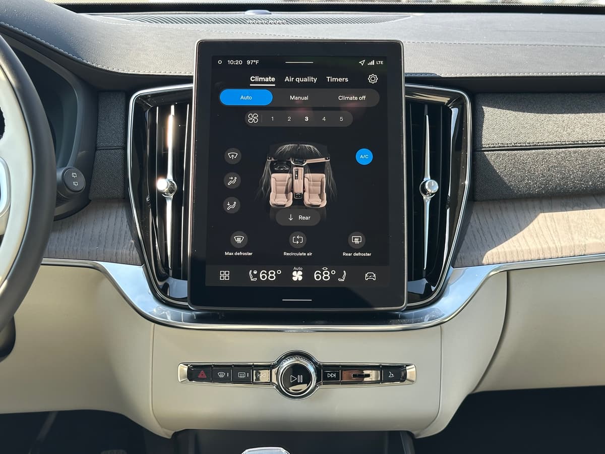 2026 Volvo XC90 - Image 13