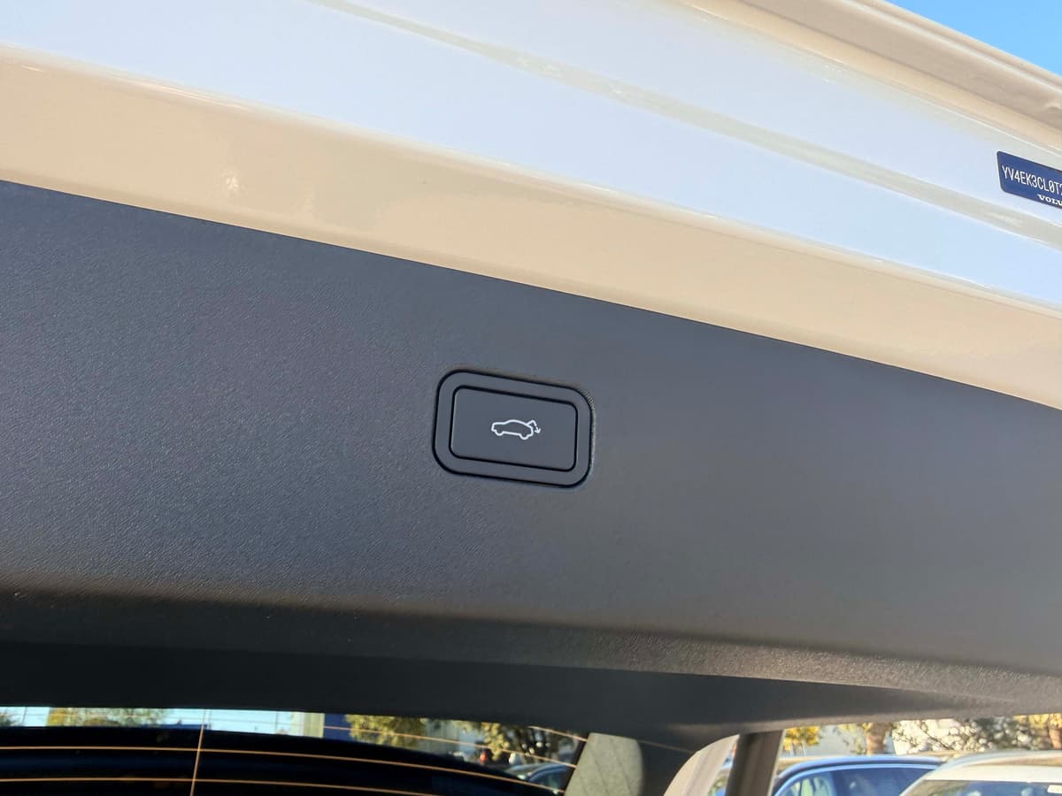 2026 Volvo EX30 Cross Country - Image 24