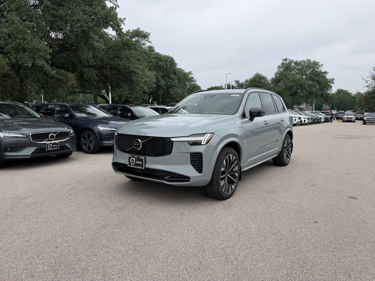 2026 Volvo XC90 plug-in hybrid