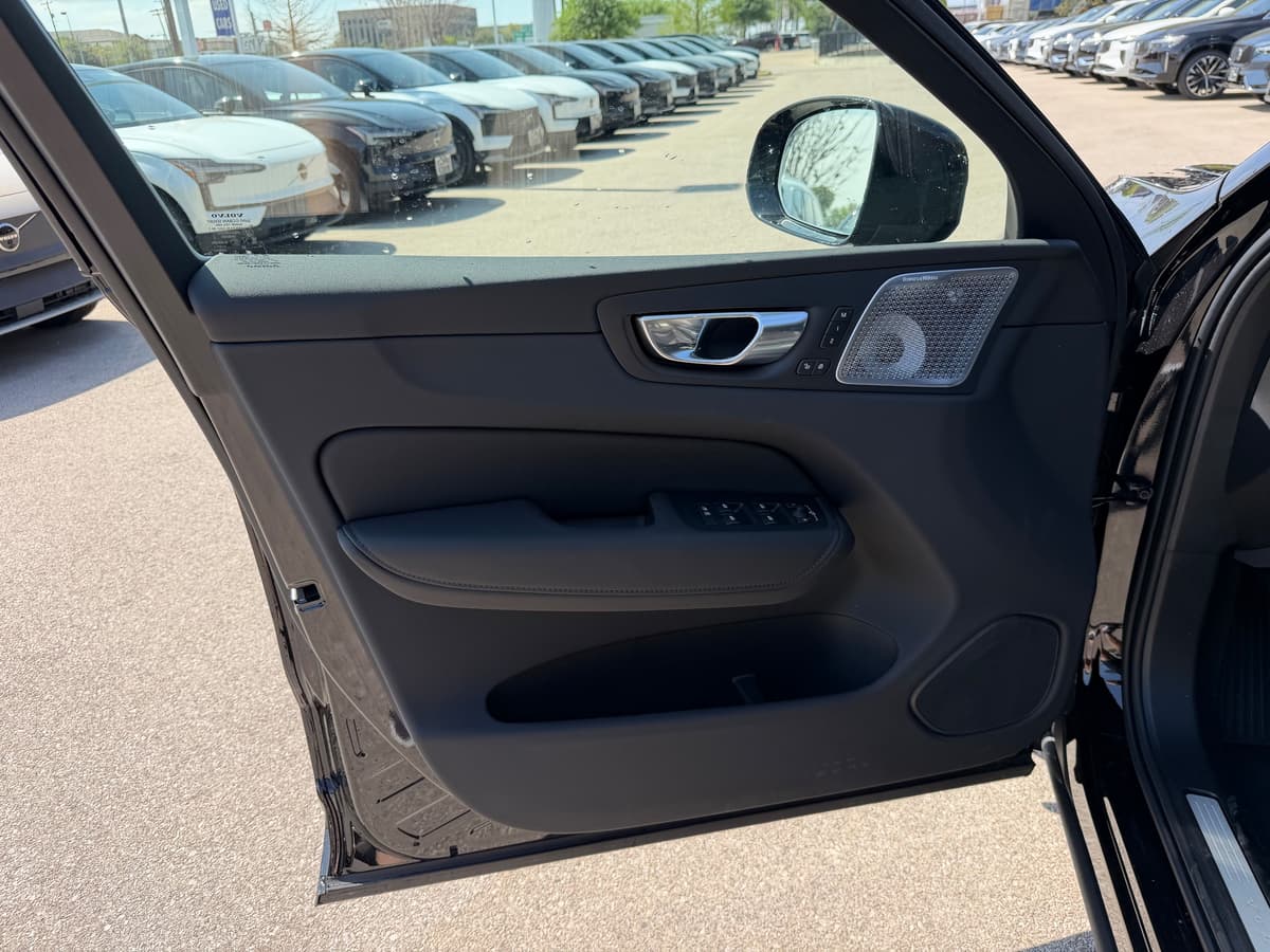 2026 Volvo XC60 - Image 18