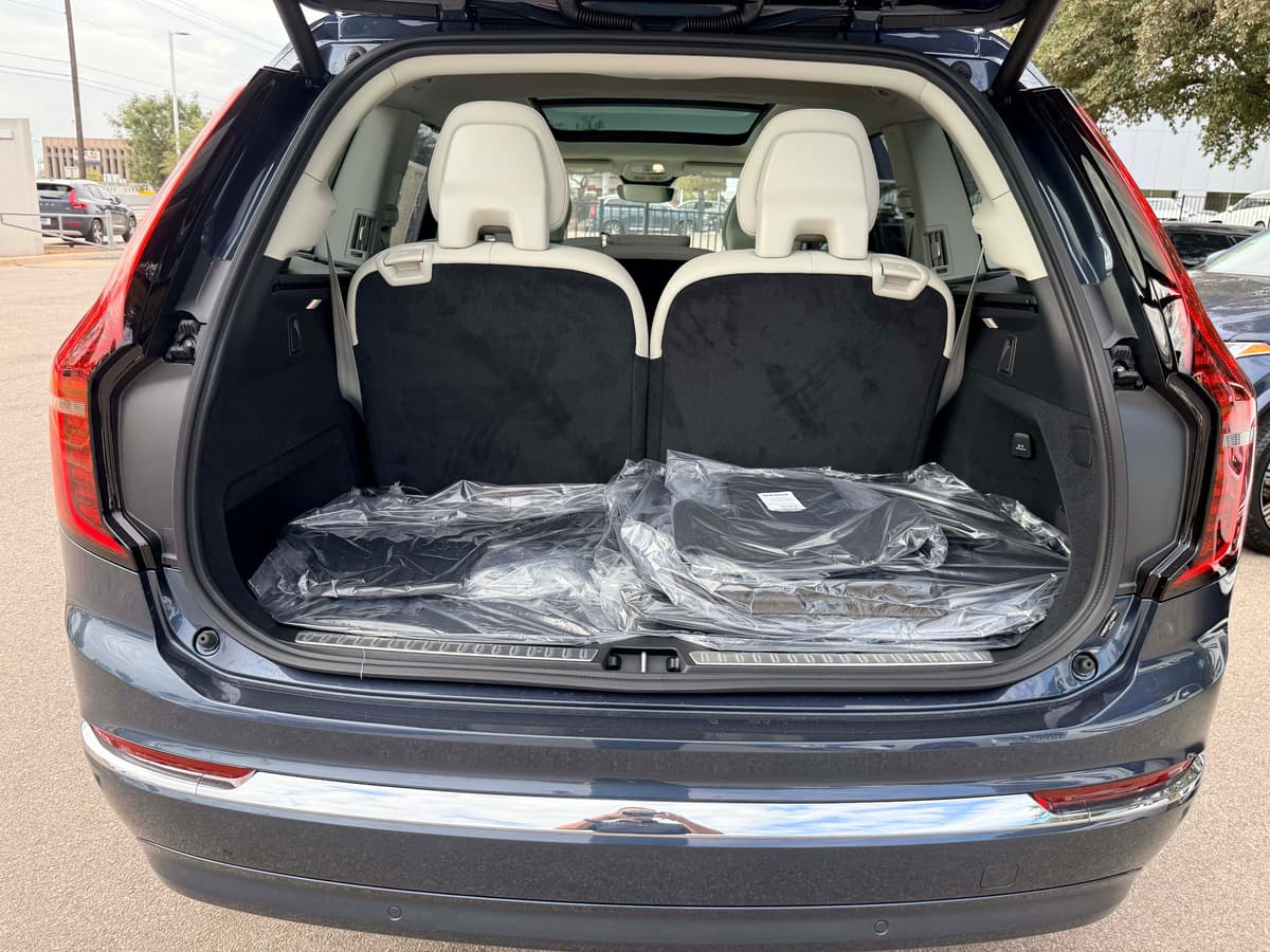 2026 Volvo XC90 - Image 26