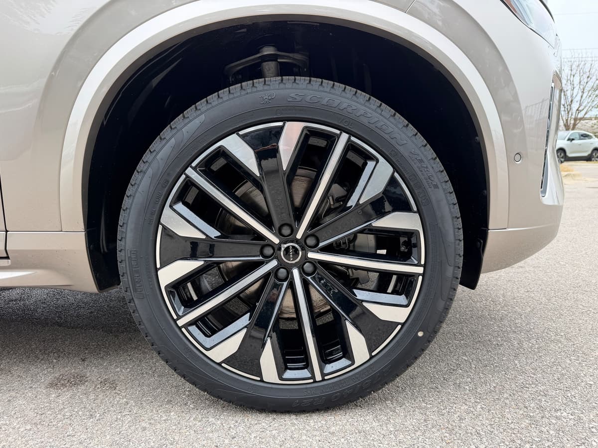 2026 Volvo XC90 - Image 7