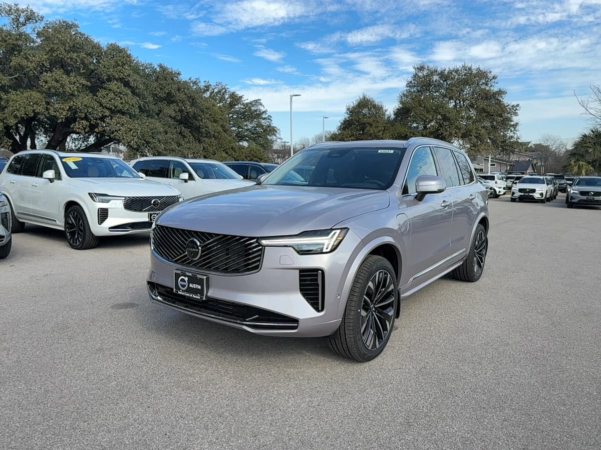 2026 Volvo XC90 plug-in hybrid - Image 2