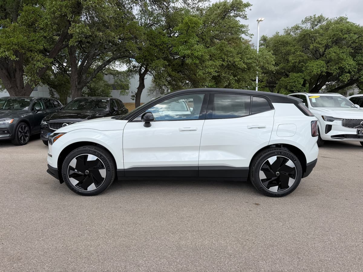 2026 Volvo EX30 - Image 3