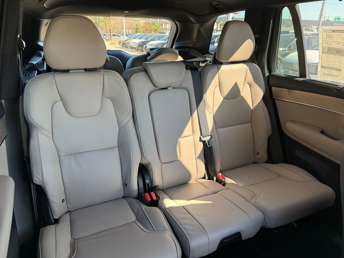 2026 Volvo XC90 - Image 10