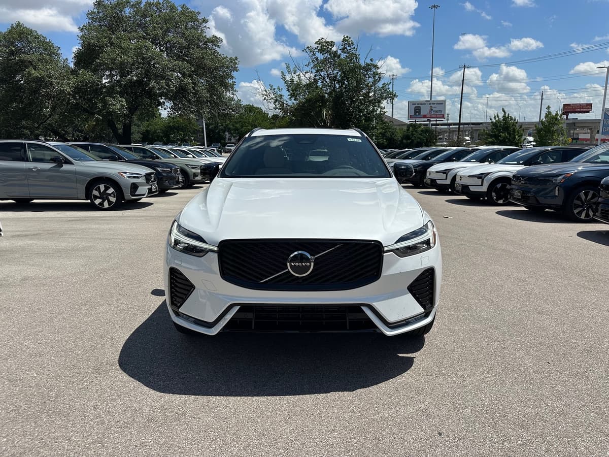2026 Volvo XC60 - Image 6