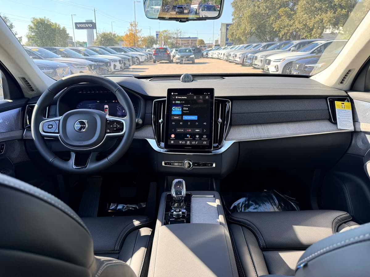 2026 Volvo XC90 - Image 17