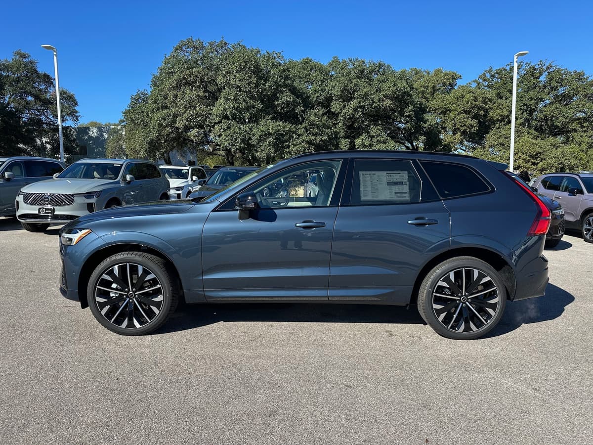 2026 Volvo XC60 - Image 3