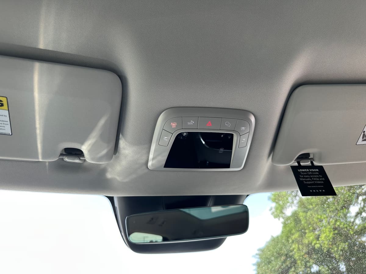 2025 Volvo EX90 - Image 15