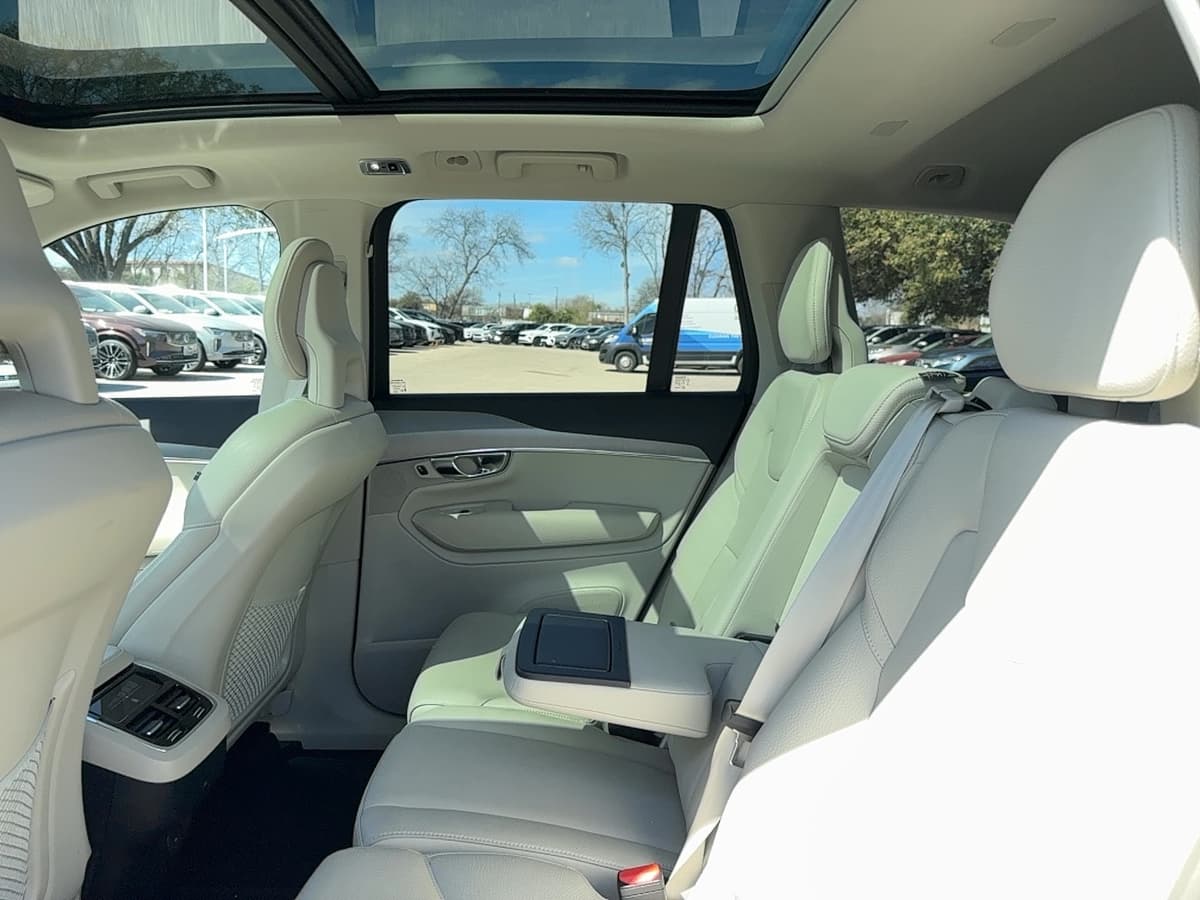 2021 Volvo XC90 - Image 13