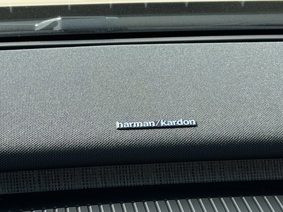 2026 Volvo EX30 Cross Country - Image 16