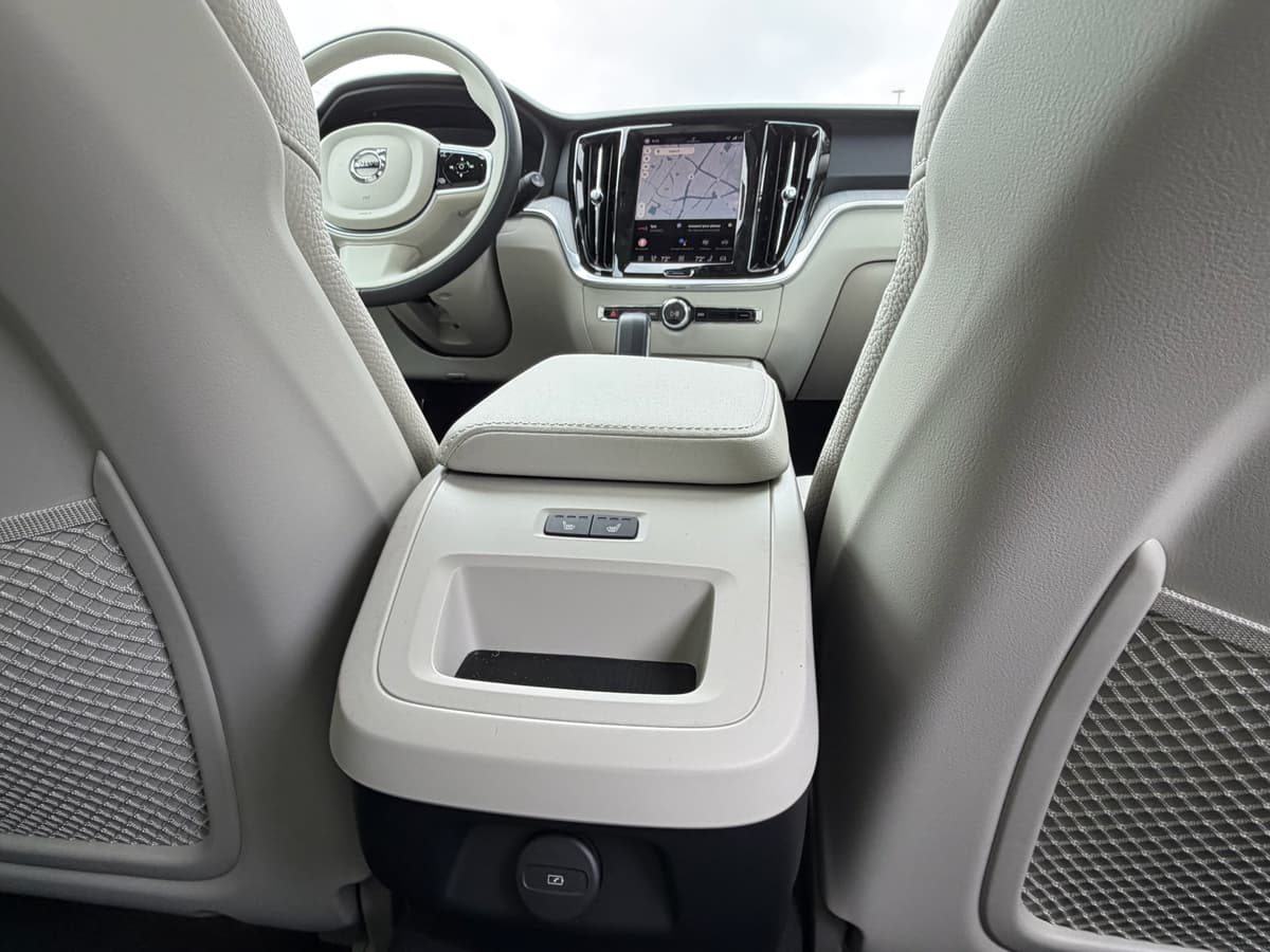 2026 Volvo V60 Cross Country - Image 11