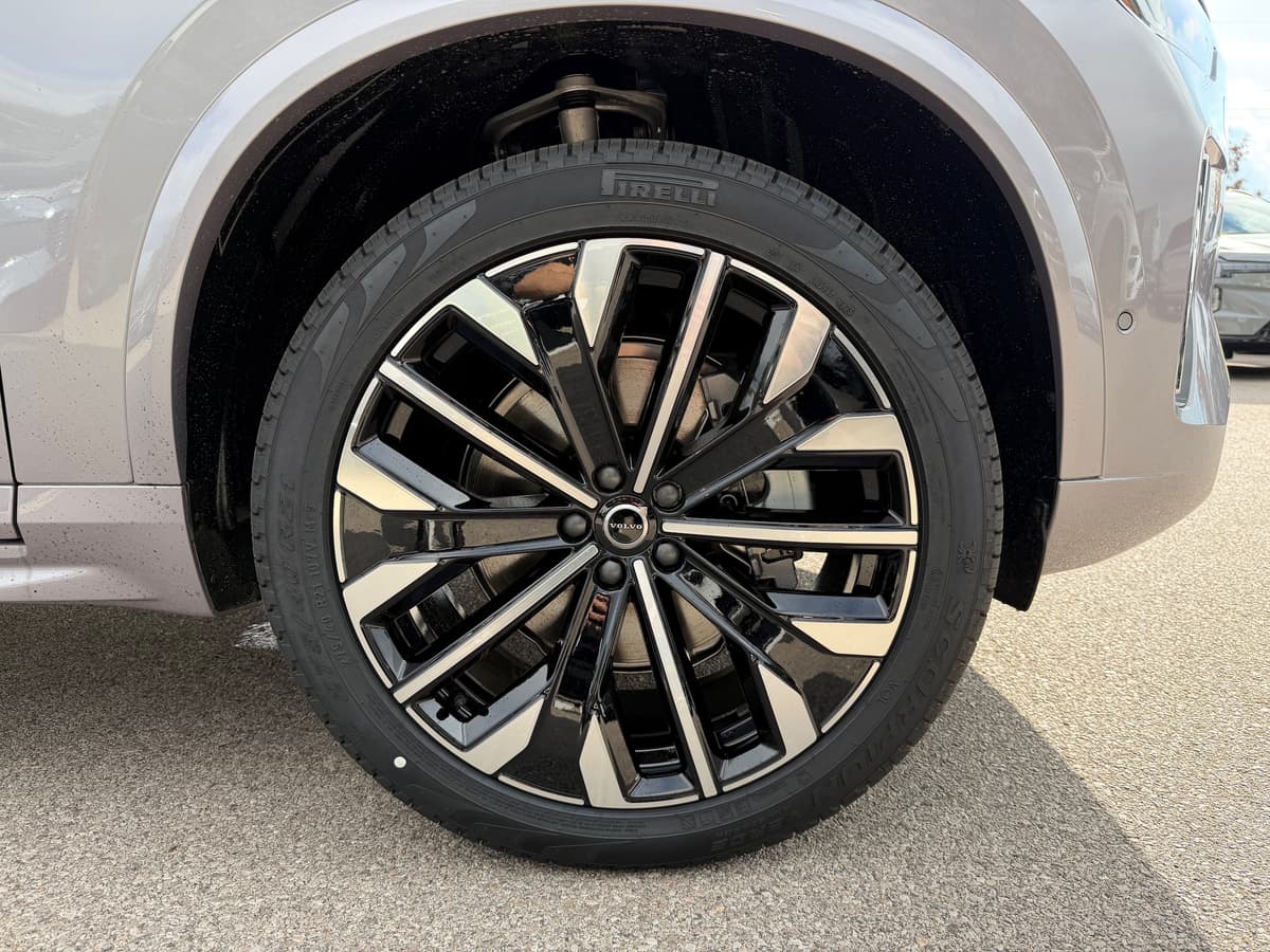 2026 Volvo XC90 - Image 7