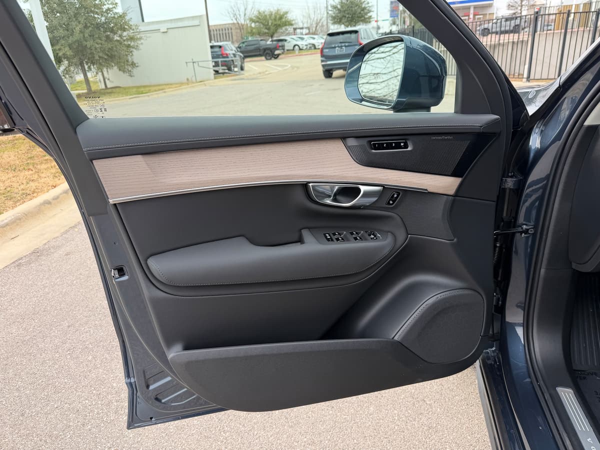 2026 Volvo XC90 - Image 18