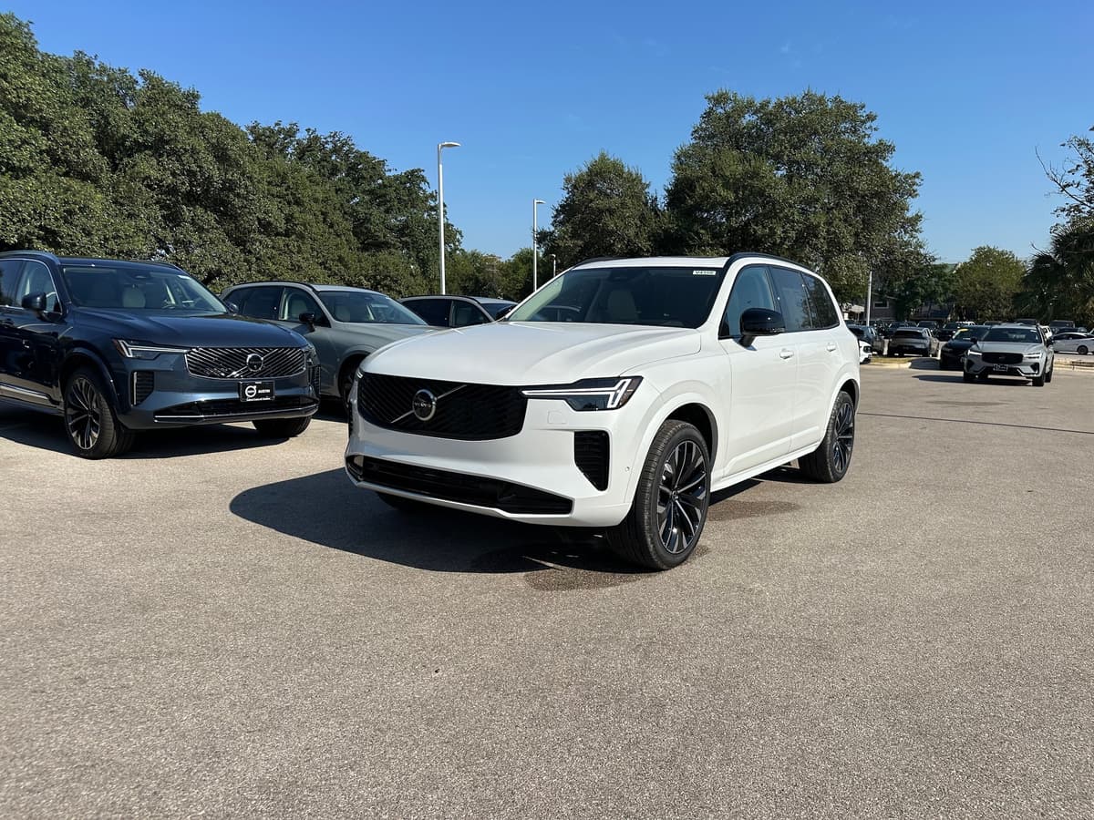 2026 Volvo XC90 - Image 2