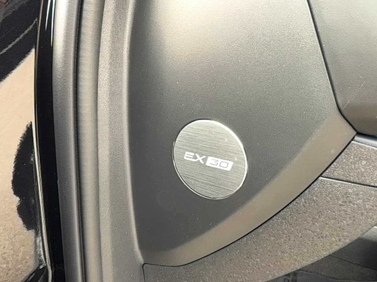2026 Volvo EX30 Cross Country - Image 19