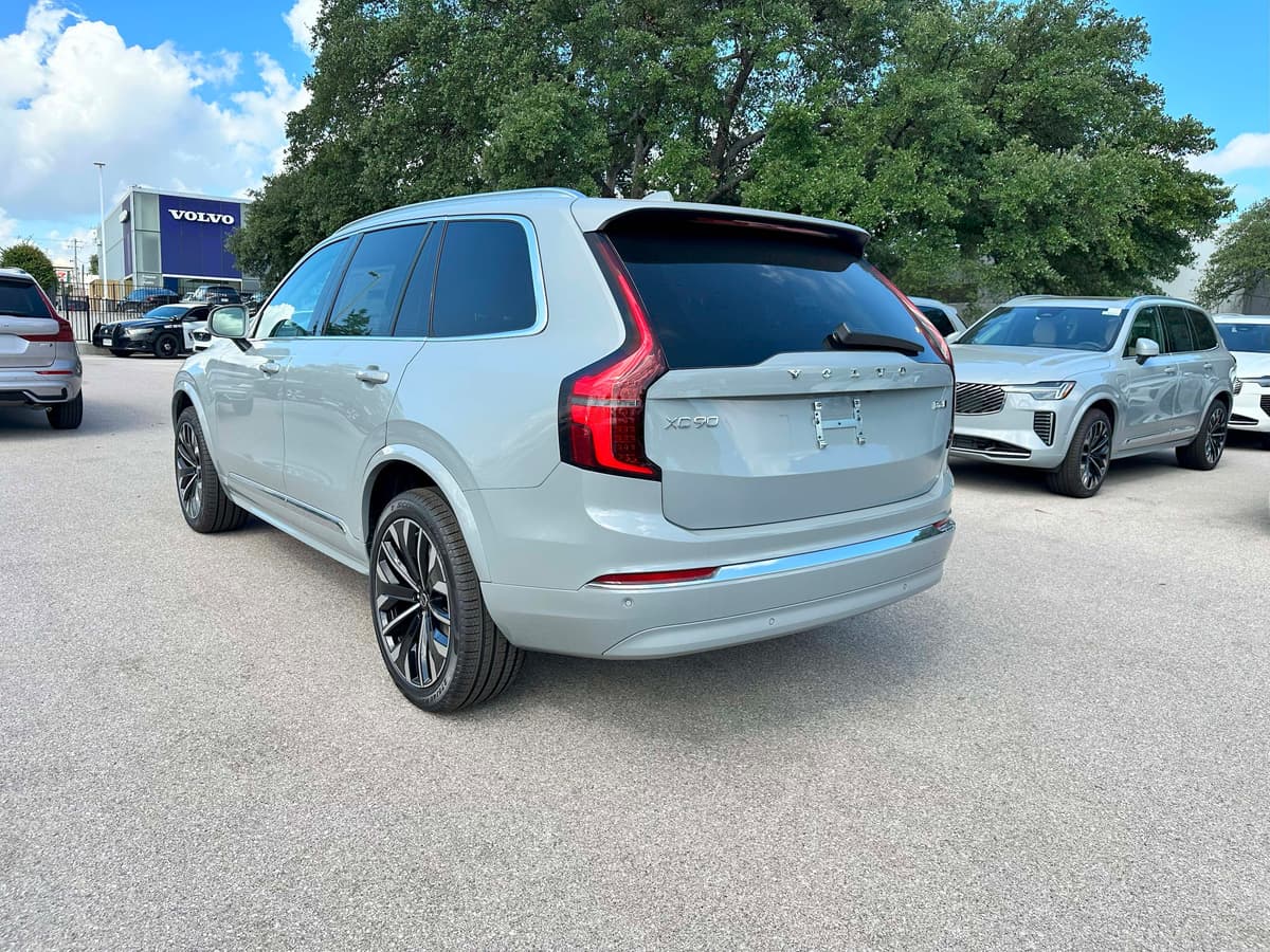2026 Volvo XC90 - Image 4