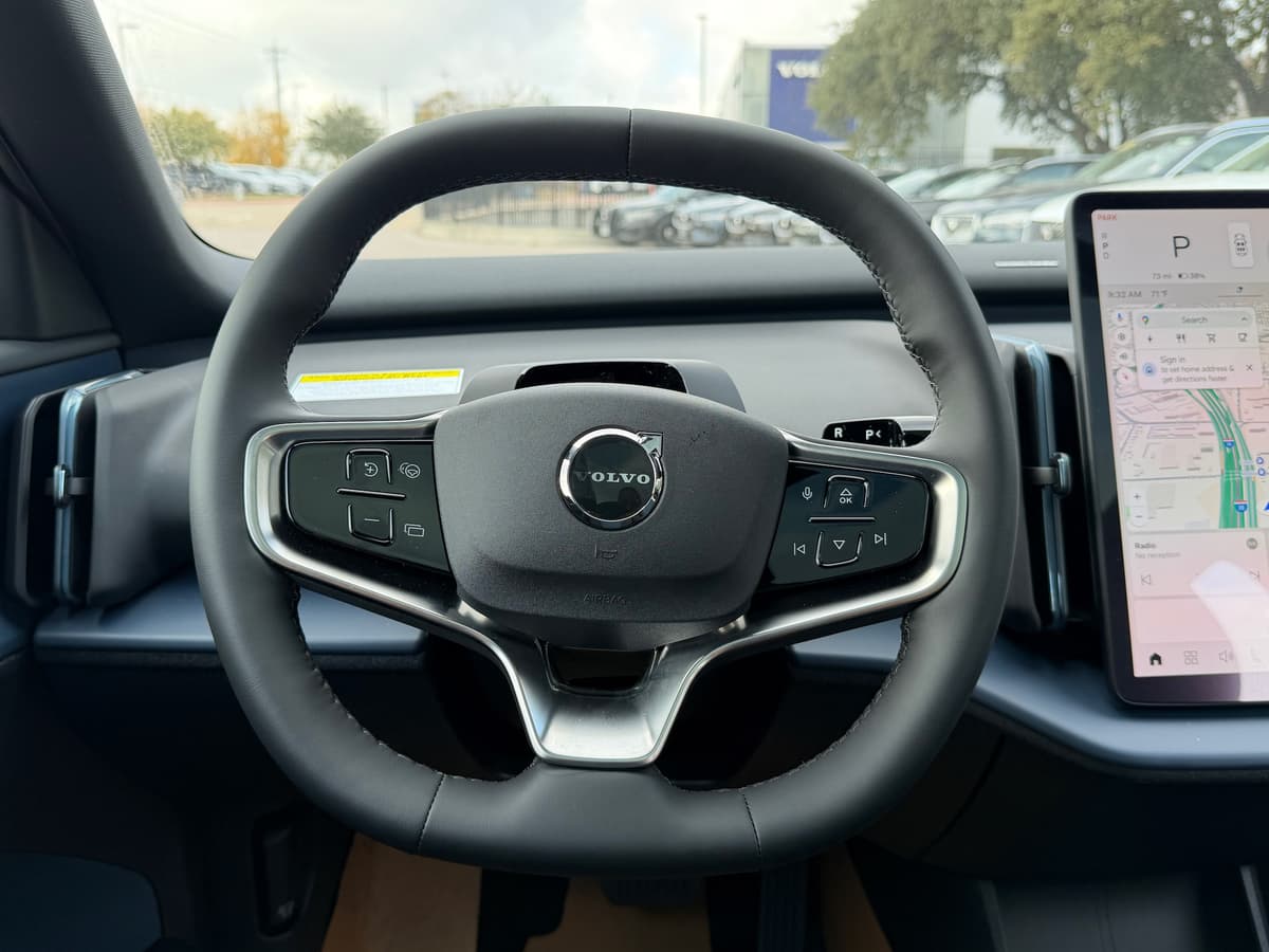 2026 Volvo EX30 - Image 14