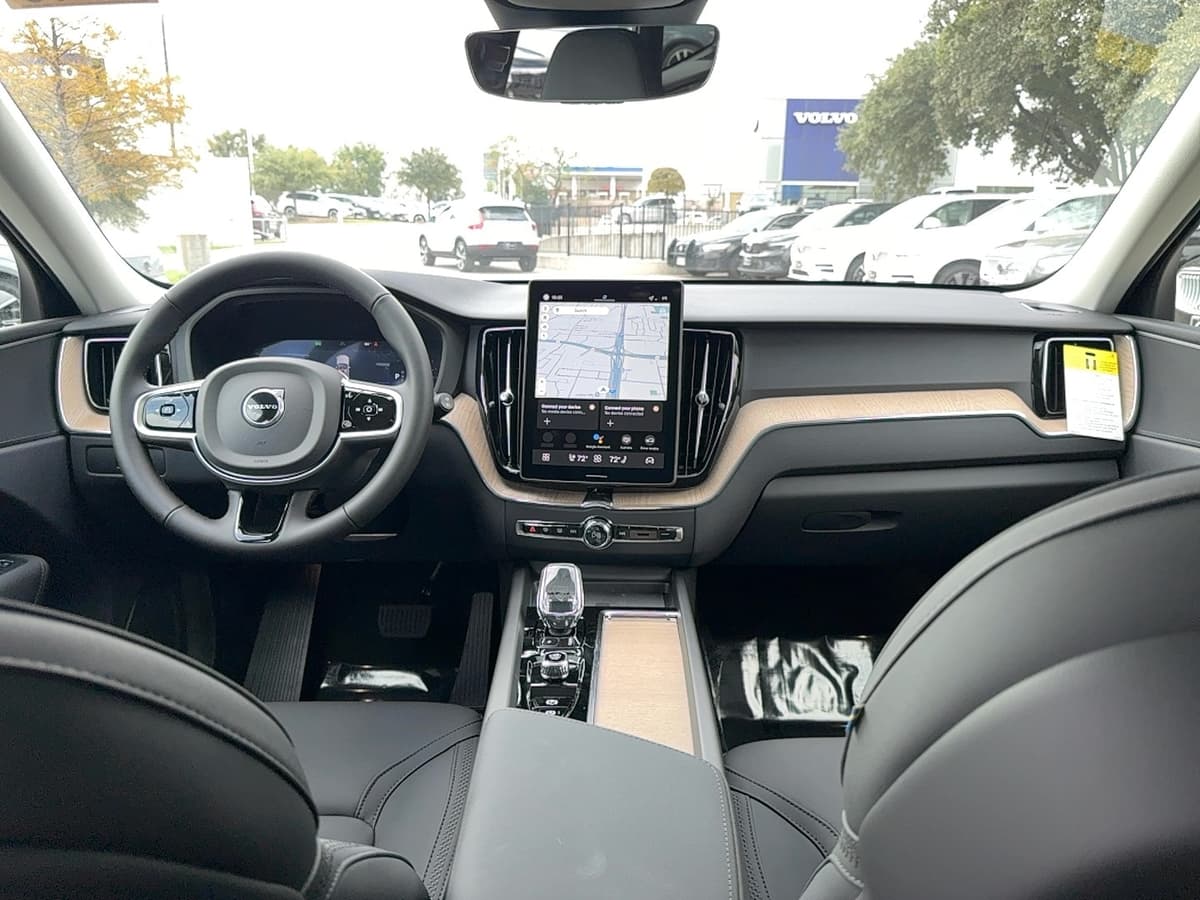 2026 Volvo XC60 - Image 18