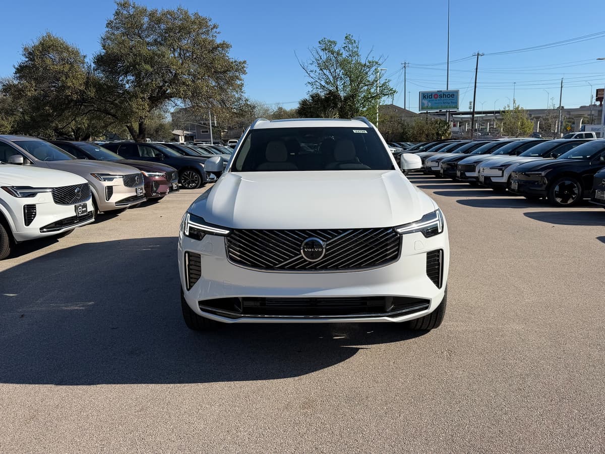 2026 Volvo XC90 plug-in hybrid - Image 6