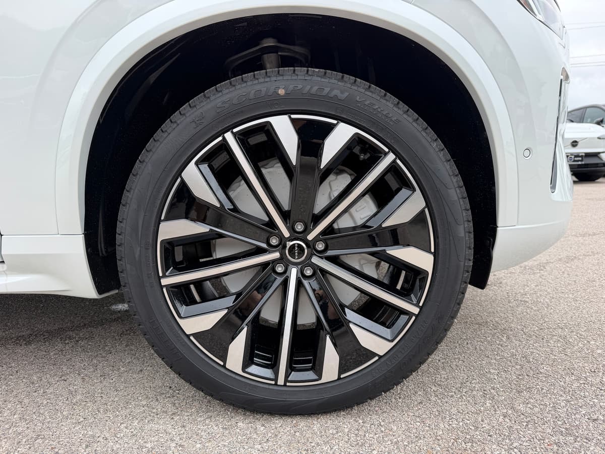 2026 Volvo XC90 - Image 6