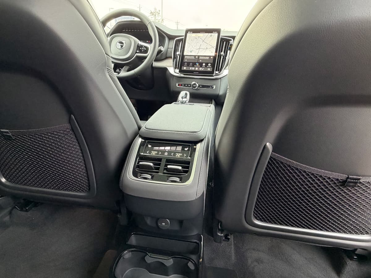 2026 Volvo XC90 - Image 12