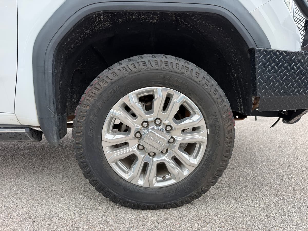 2022 GMC Sierra 2500 HD - Image 9