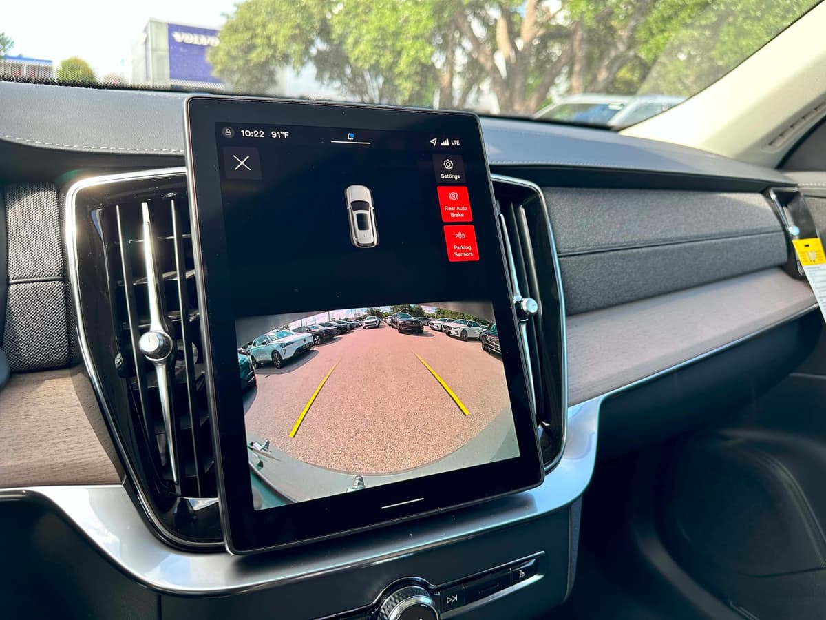 2026 Volvo XC90 - Image 23