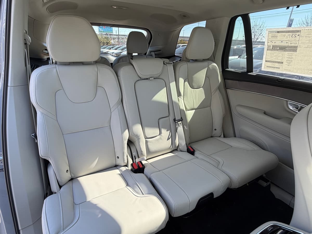 2026 Volvo XC90 - Image 10