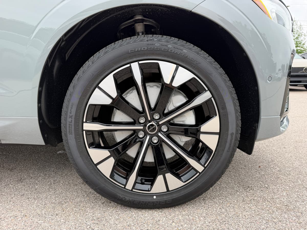 2026 Volvo XC60 - Image 7