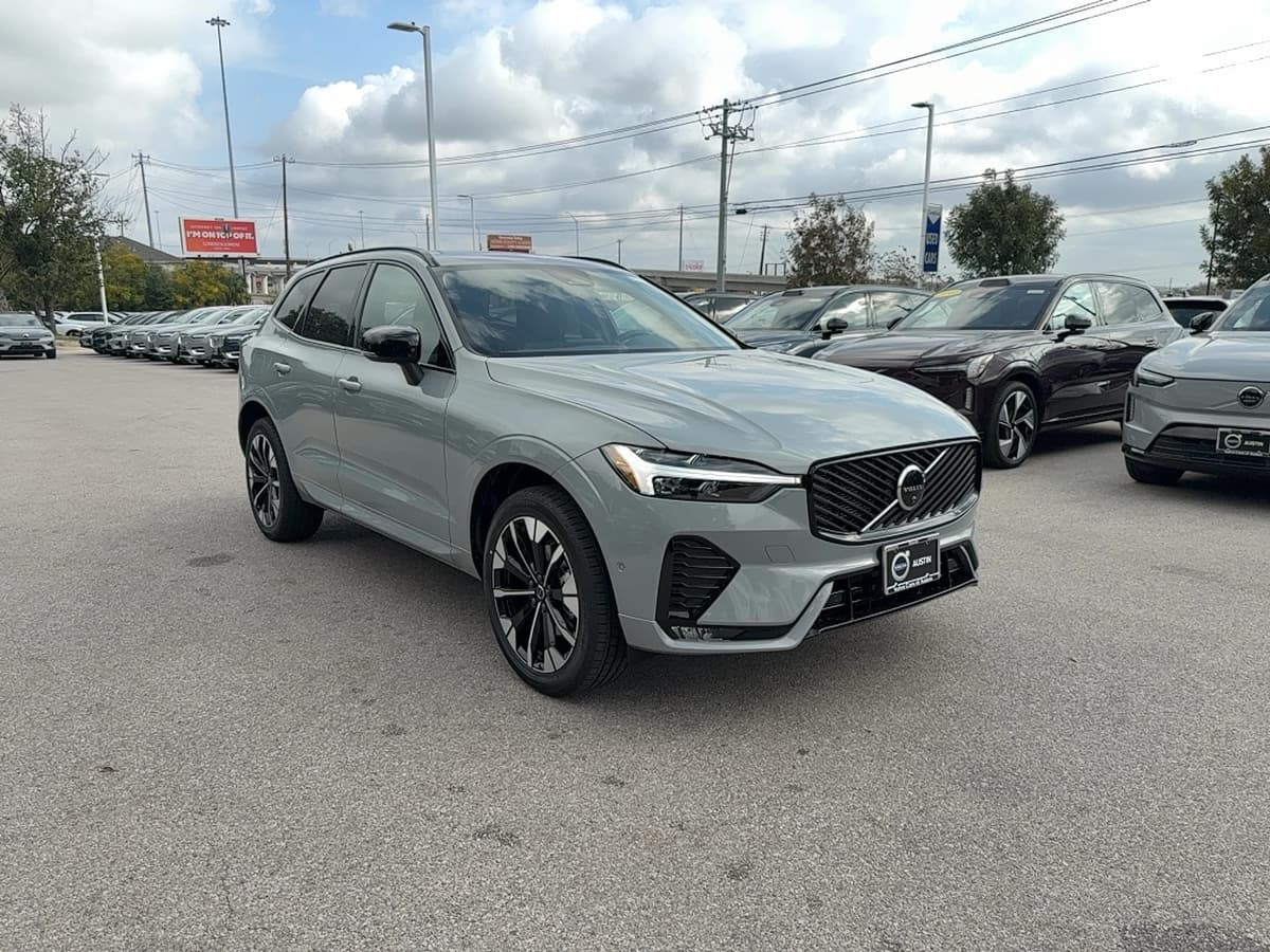 2026 Volvo XC60 - Image 8