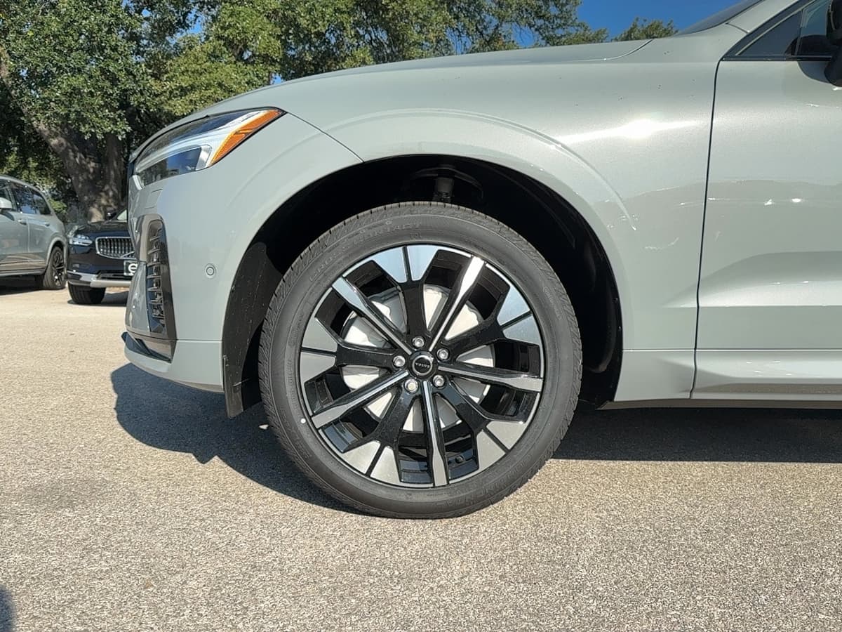 2026 Volvo XC60 - Image 9