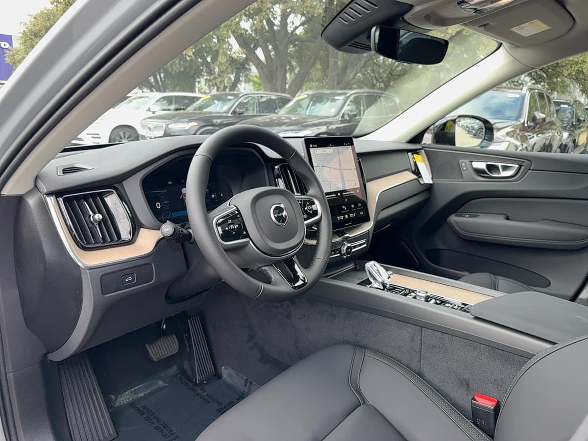 2026 Volvo XC60 - Image 11
