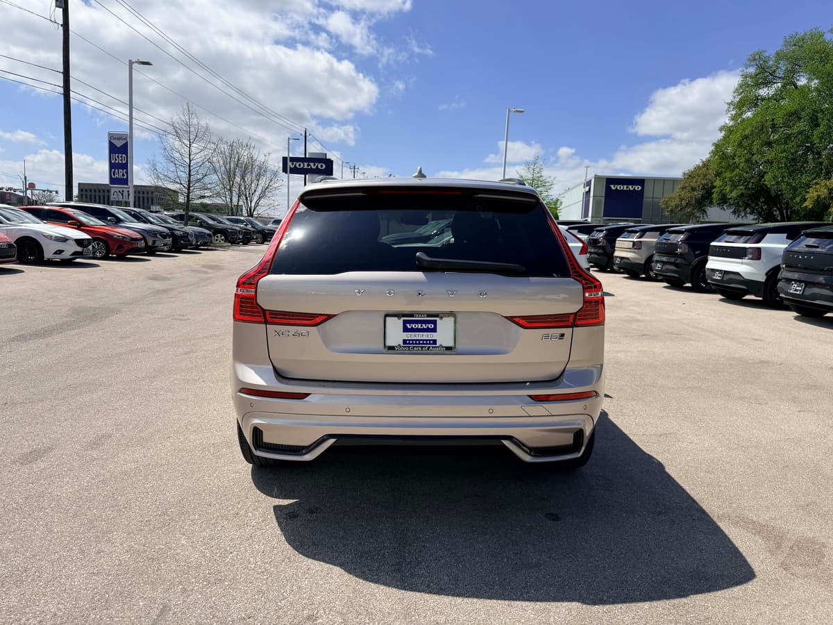 2025 Volvo XC60 - Image 5