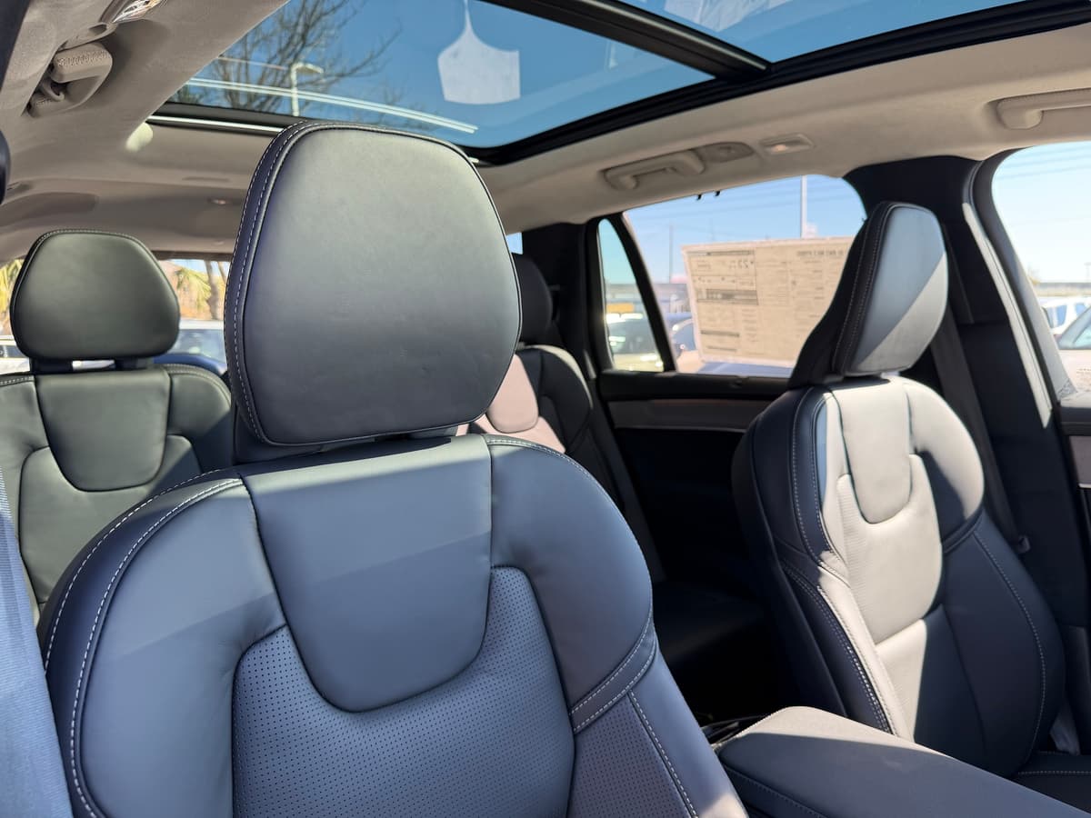2026 Volvo XC90 - Image 9