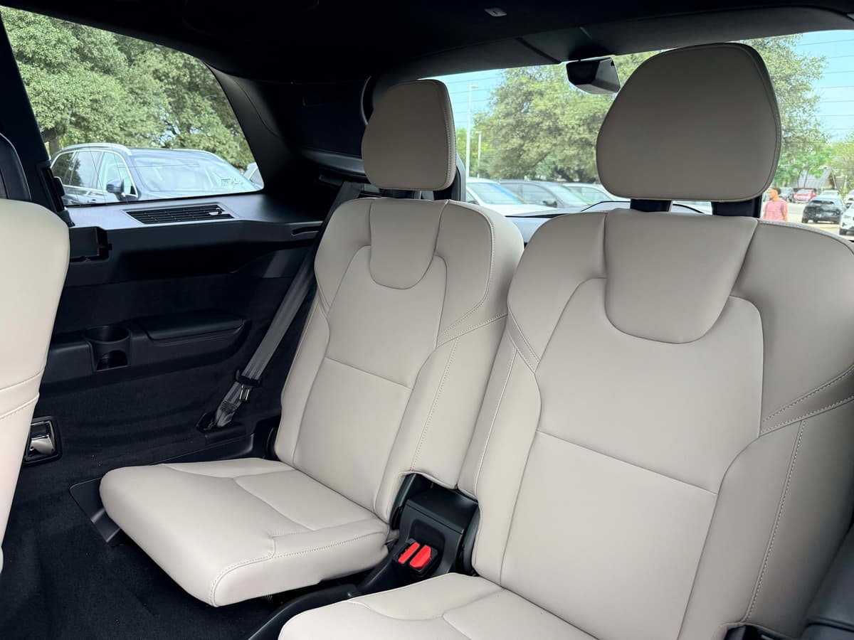 2026 Volvo XC90 - Image 17