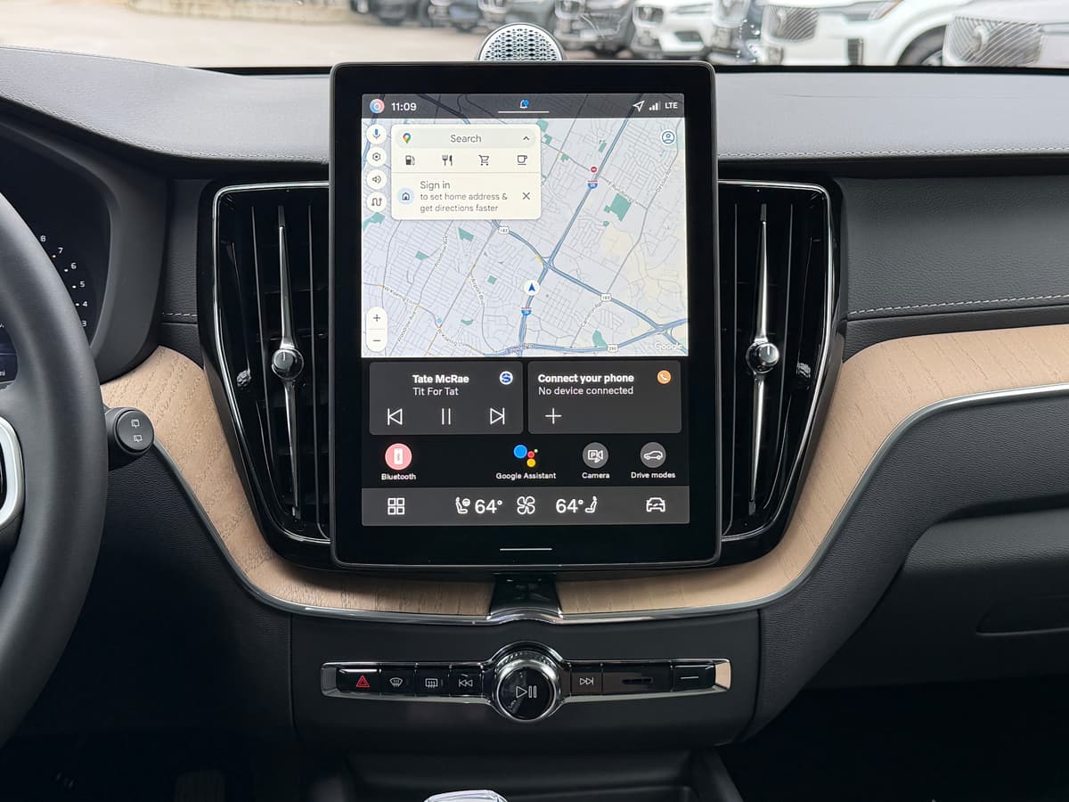 2026 Volvo XC60 - Image 12