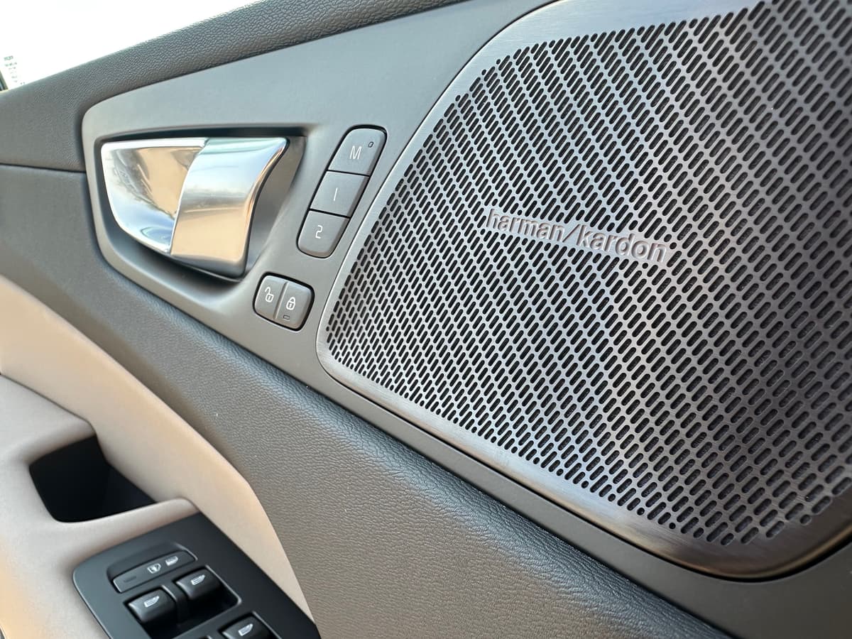 2026 Volvo XC60 - Image 18