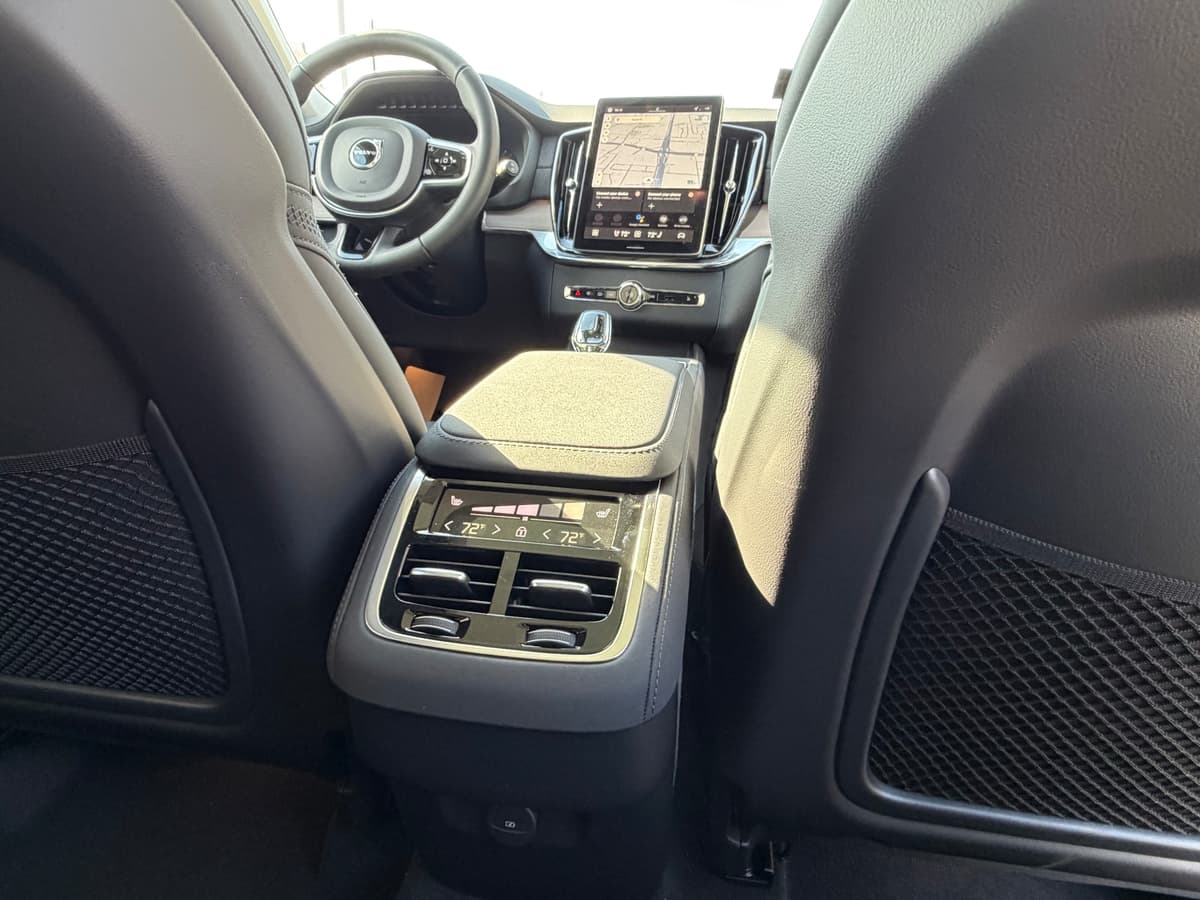 2026 Volvo XC90 - Image 12