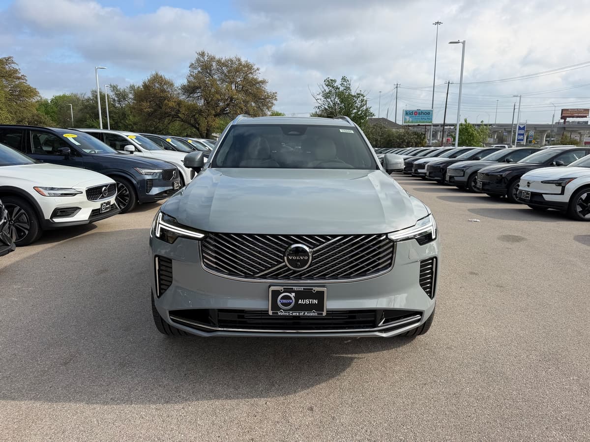 2026 Volvo XC90 plug-in hybrid - Image 6