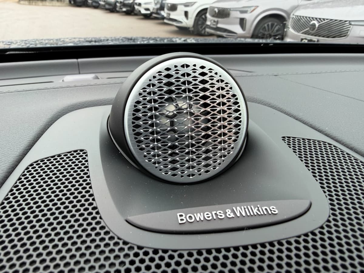 2026 Volvo XC60 - Image 15